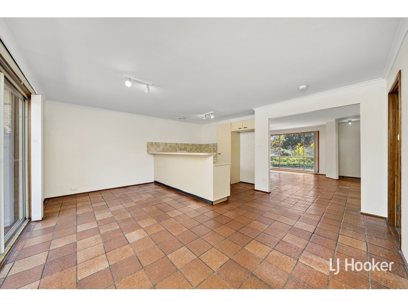 71 Twelvetrees Crescent, Florey ACT 2615