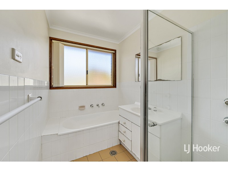 71 Twelvetrees Crescent, Florey ACT 2615