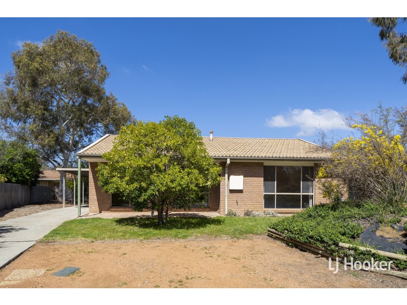 71 Twelvetrees Crescent, Florey ACT 2615
