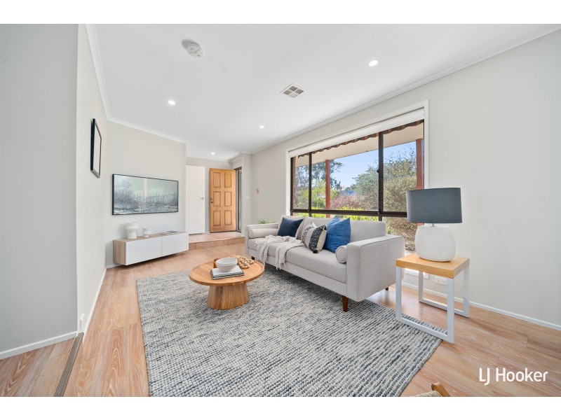 16 Whittell Crescent, Florey ACT 2615