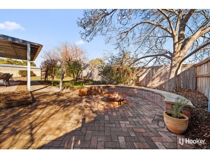 16 Whittell Crescent, Florey ACT 2615