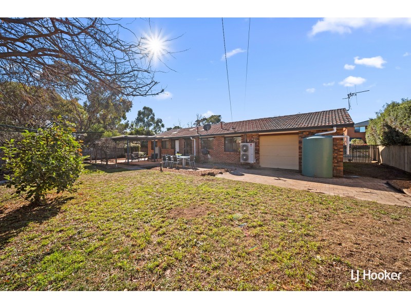 16 Whittell Crescent, Florey ACT 2615