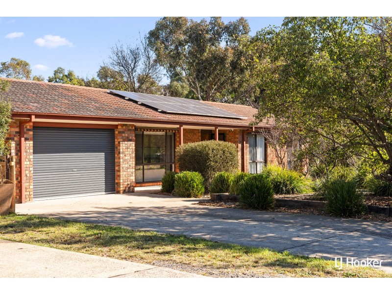 16 Whittell Crescent, Florey ACT 2615
