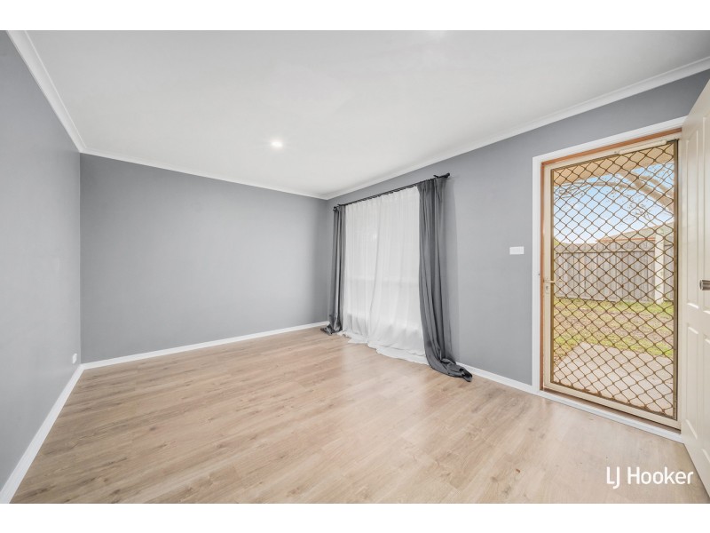 24 Britten-Jones Drive, Holt ACT 2615