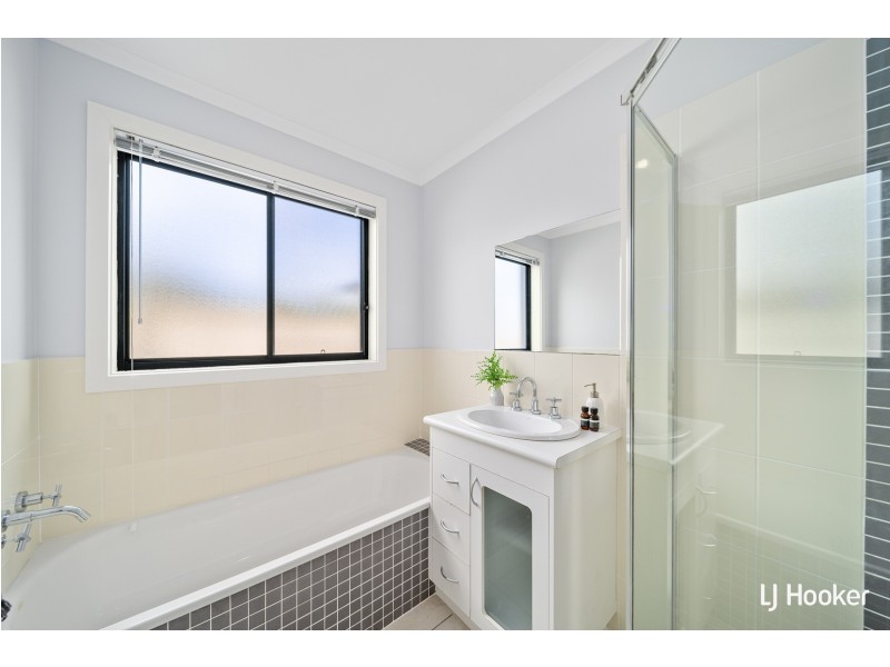 5 Splayd Close, Dunlop ACT 2615