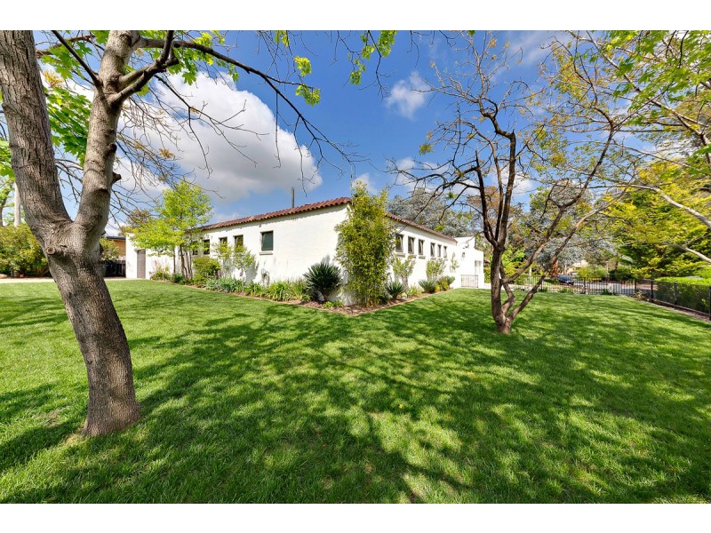 6 Mathieson Crescent, Weetangera ACT 2614