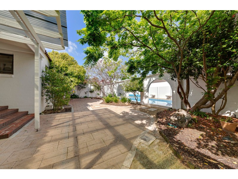 6 Mathieson Crescent, Weetangera ACT 2614