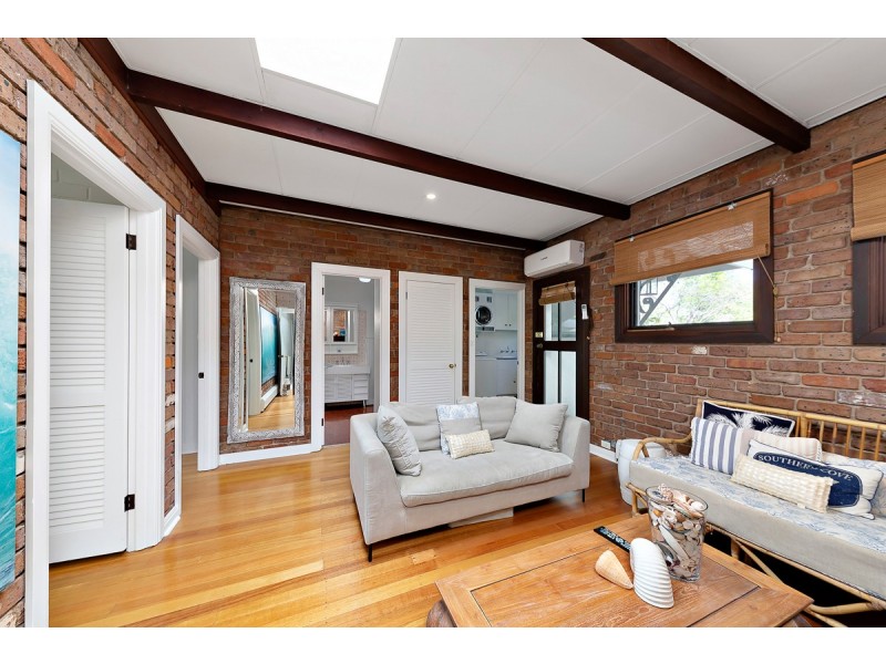 6 Mathieson Crescent, Weetangera ACT 2614