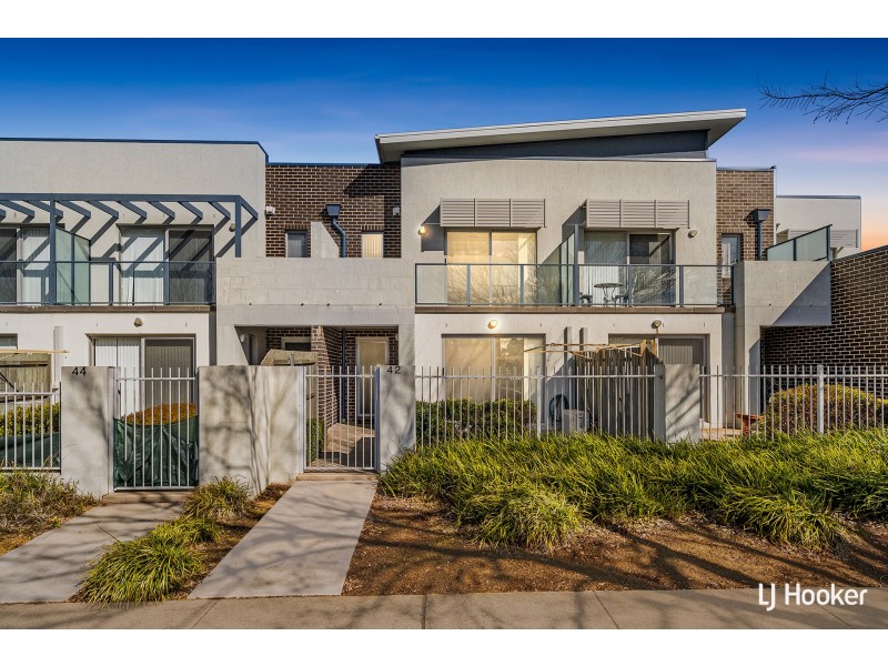 42 Nullarbor Avenue, Franklin ACT 2913