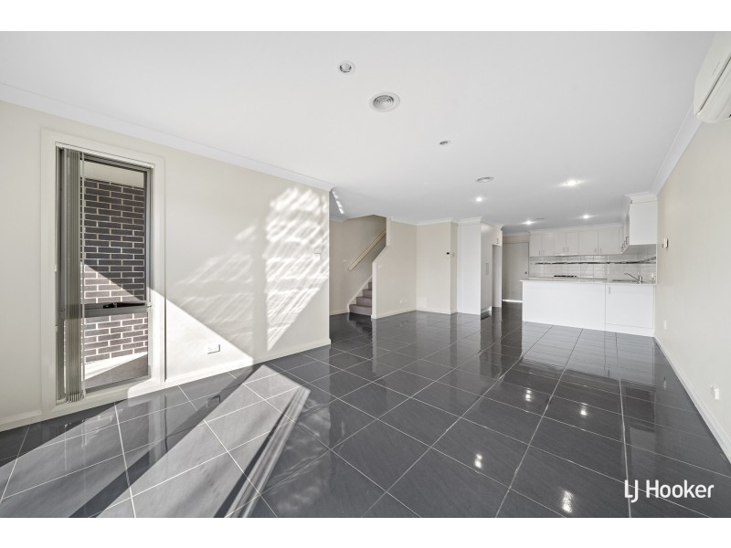 42 Nullarbor Avenue, Franklin ACT 2913