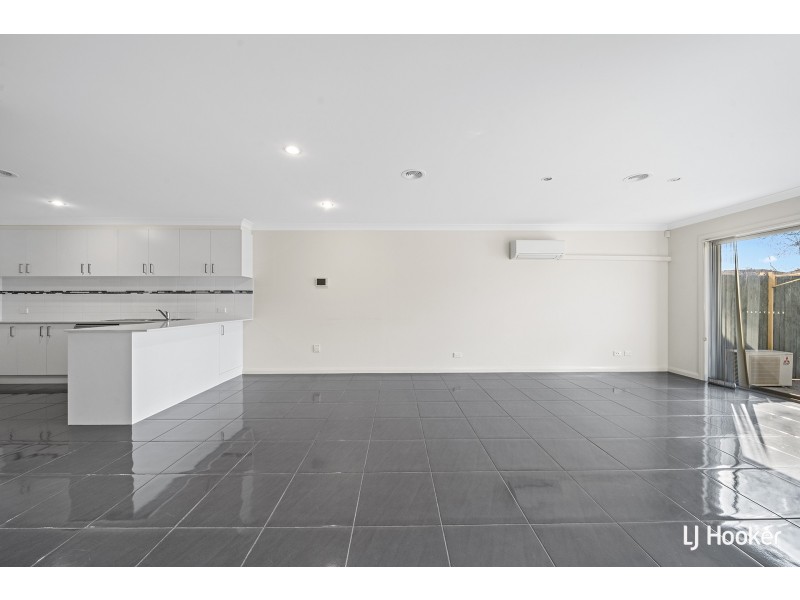 42 Nullarbor Avenue, Franklin ACT 2913