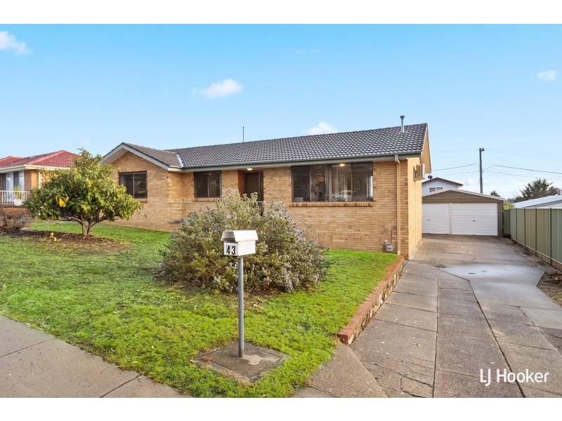 43 Dalley Crescent, Latham ACT 2615