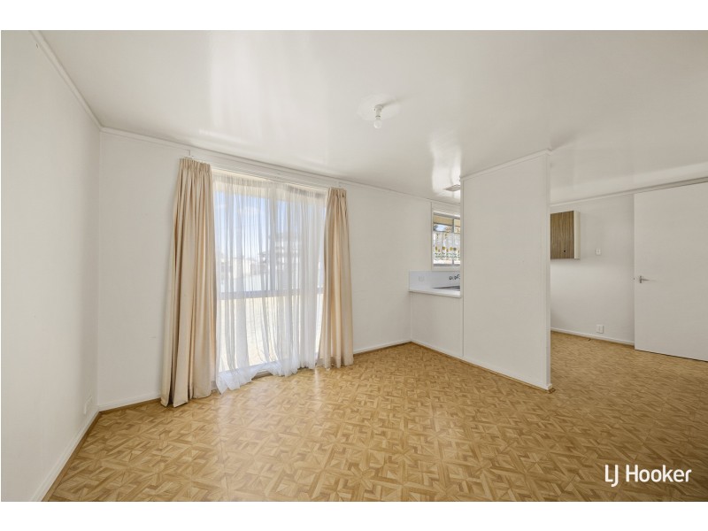 6 Lawrence Close, Macgregor ACT 2615
