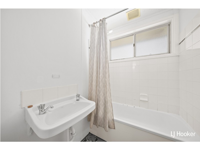 6 Lawrence Close, Macgregor ACT 2615