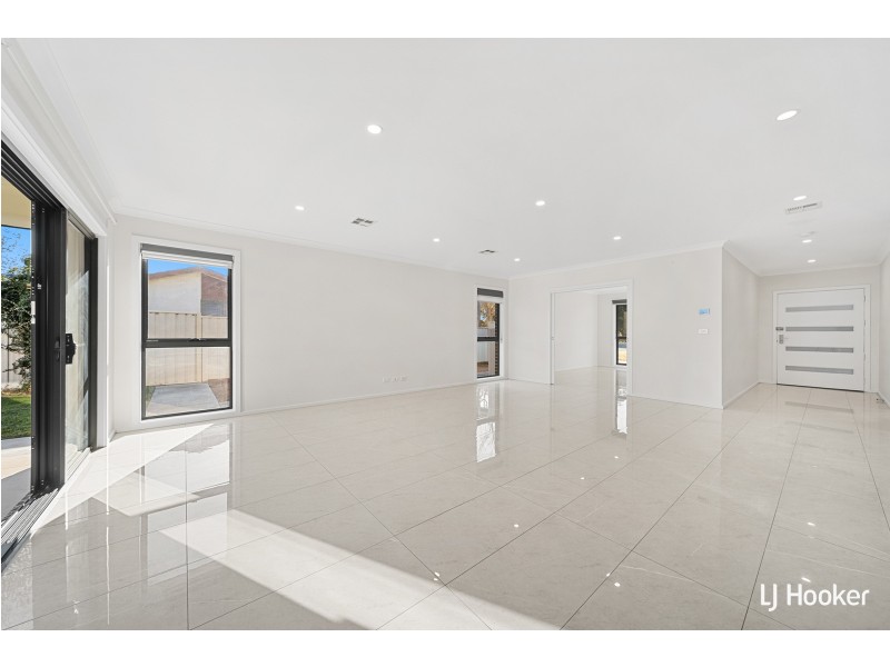 353 Southern Cross Drive, Holt ACT 2615