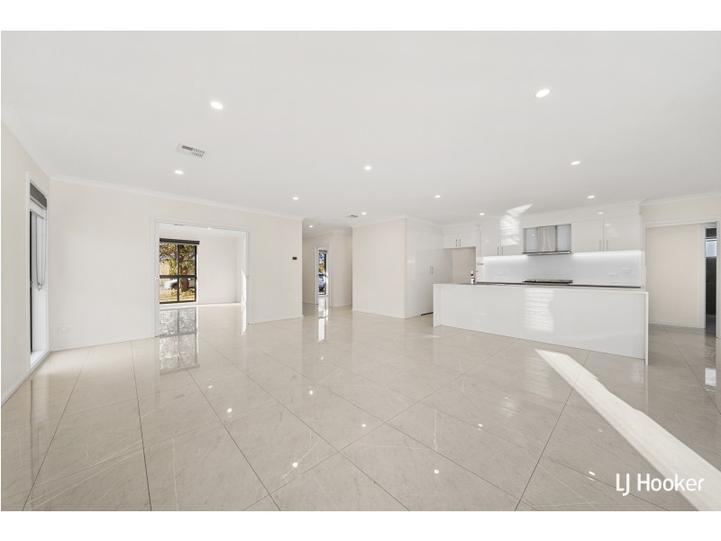 353 Southern Cross Drive, Holt ACT 2615