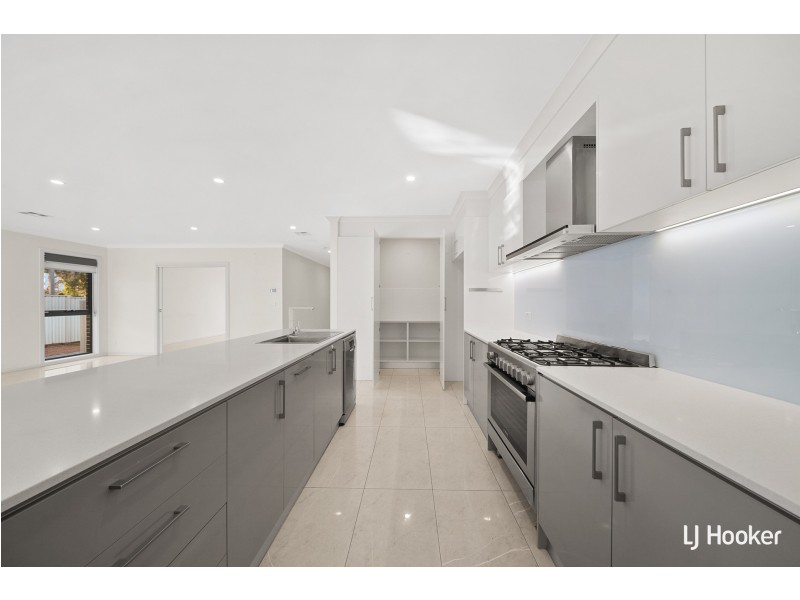 353 Southern Cross Drive, Holt ACT 2615