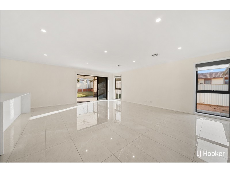 353 Southern Cross Drive, Holt ACT 2615