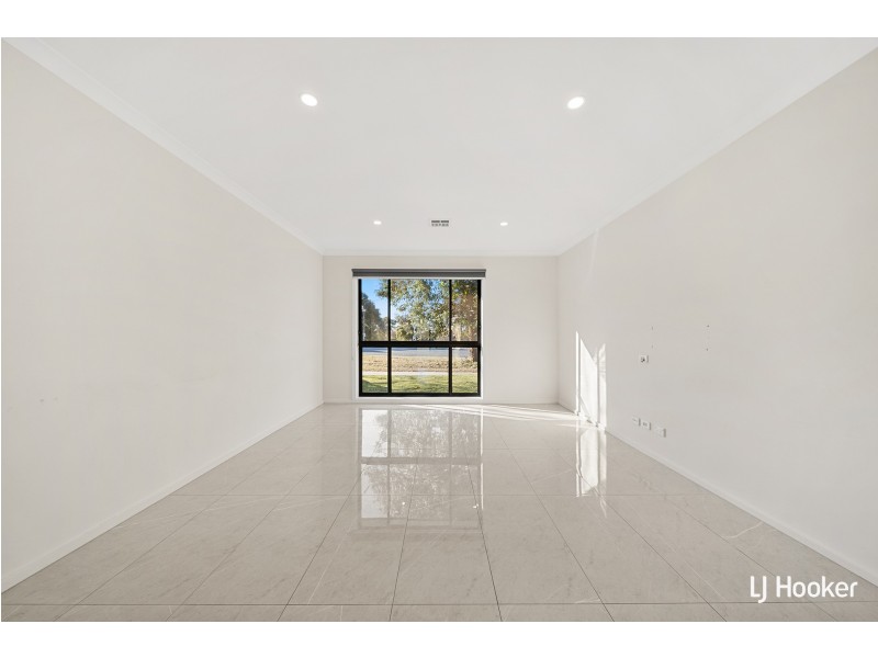 353 Southern Cross Drive, Holt ACT 2615