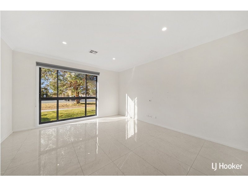 353 Southern Cross Drive, Holt ACT 2615