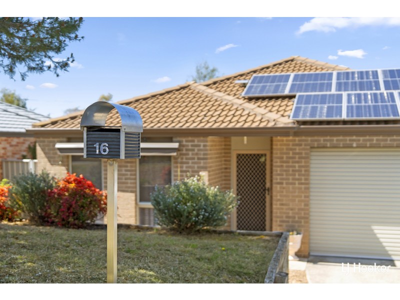 16 Marcus Faunce Street, Macgregor ACT 2615