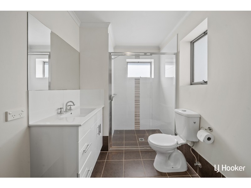 18/75 Elizabeth Jolley Crescent, Franklin ACT 2913
