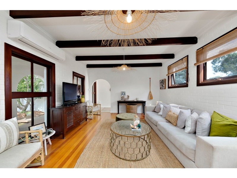 6 Mathieson Crescent, Weetangera ACT 2614