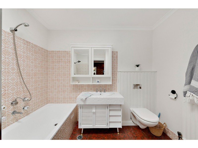 6 Mathieson Crescent, Weetangera ACT 2614