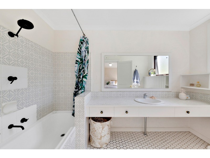 6 Mathieson Crescent, Weetangera ACT 2614