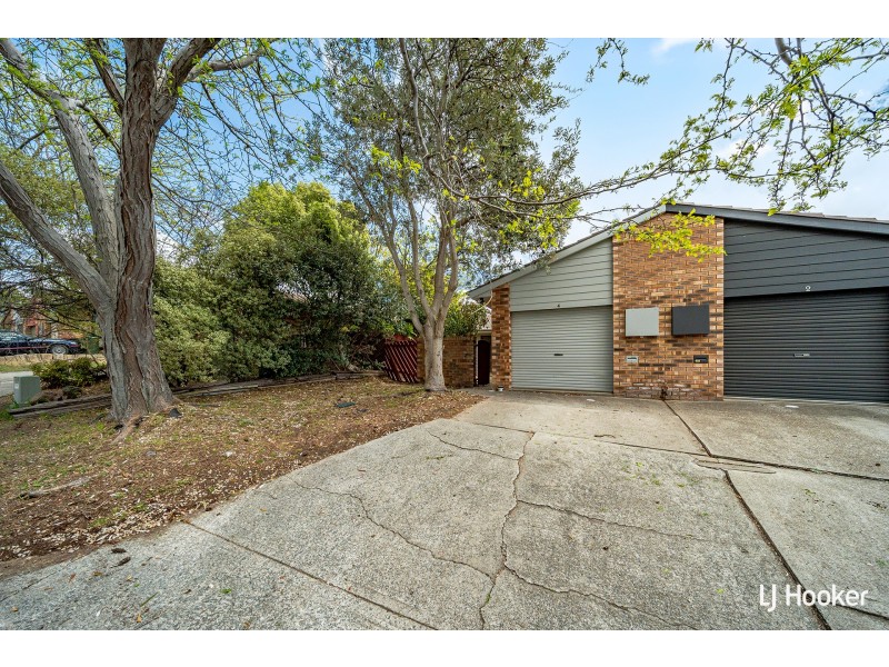 4 Flecker Place, Florey ACT 2615