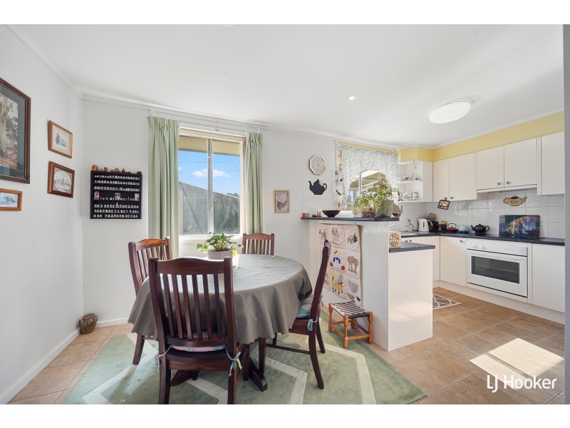 10 Chambers Street, Latham ACT 2615