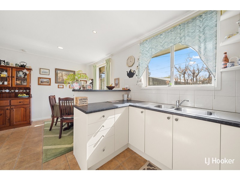 10 Chambers Street, Latham ACT 2615