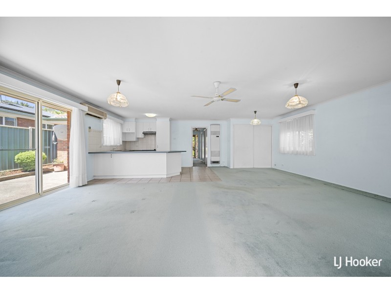 6 Slight Place, Holt ACT 2615