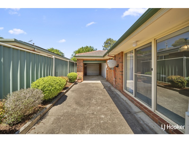 6 Slight Place, Holt ACT 2615