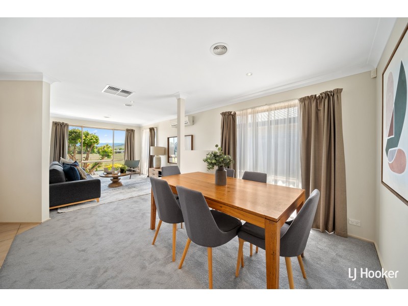 10 Courtneidge Street, Dunlop ACT 2615