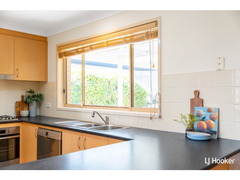 10 Courtneidge Street, Dunlop ACT 2615