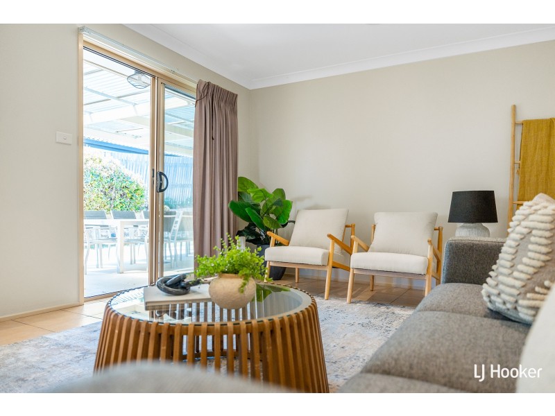 10 Courtneidge Street, Dunlop ACT 2615