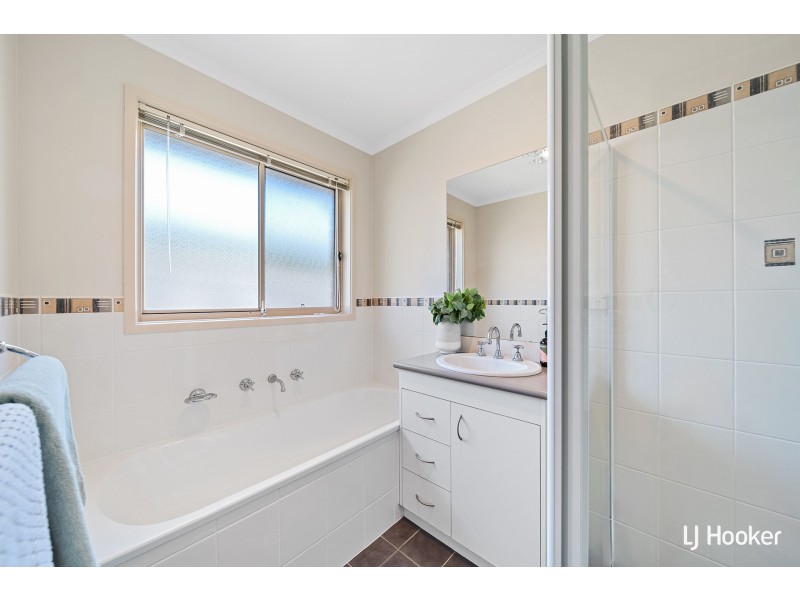 10 Courtneidge Street, Dunlop ACT 2615