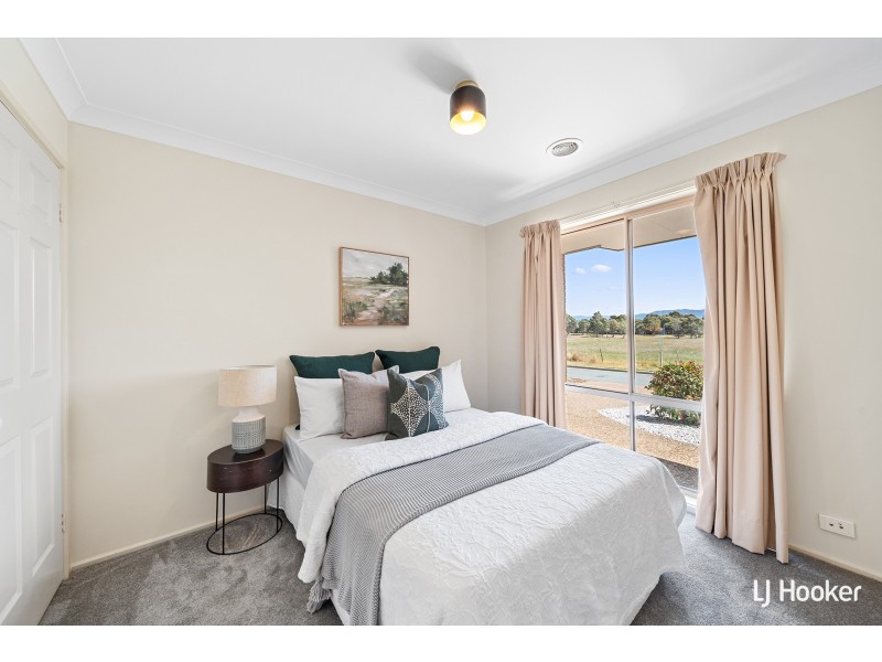 10 Courtneidge Street, Dunlop ACT 2615