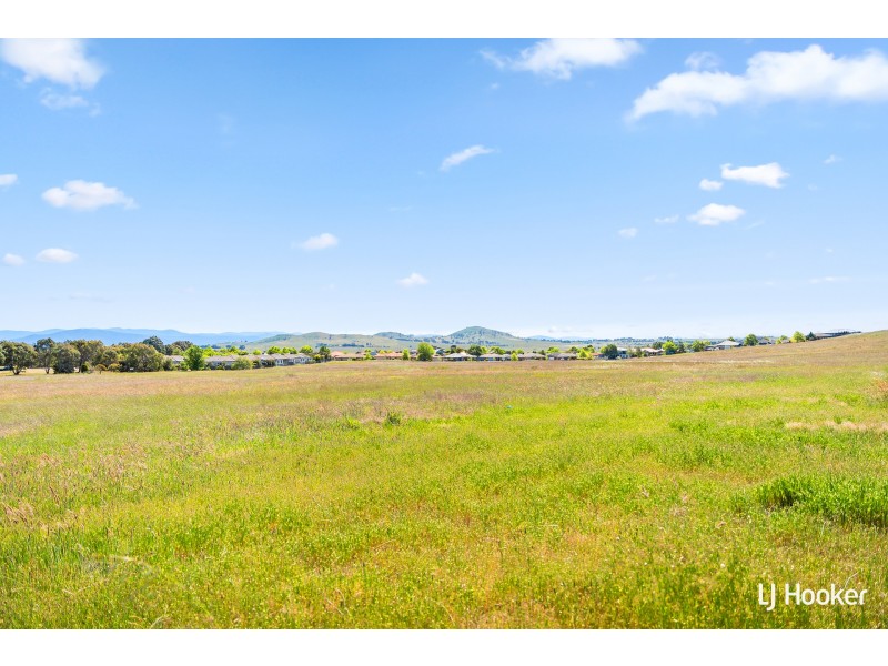 10 Courtneidge Street, Dunlop ACT 2615