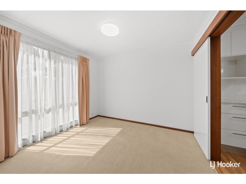 5 Frater Crescent, Lyneham ACT 2602