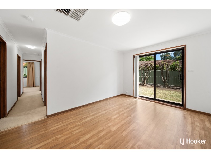 5 Frater Crescent, Lyneham ACT 2602