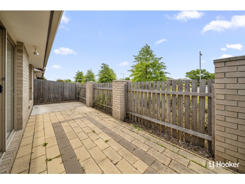 64 Jeff Snell Crescent, Dunlop ACT 2615