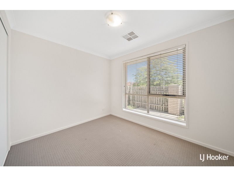 64 Jeff Snell Crescent, Dunlop ACT 2615