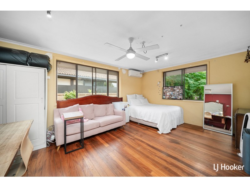 59 Stretton Crescent, Latham ACT 2615