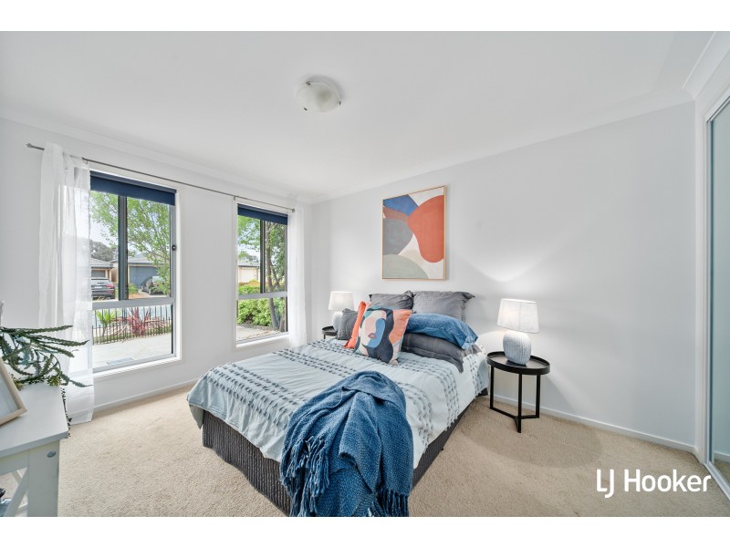 24 Rag Holmes Street, Macgregor ACT 2615