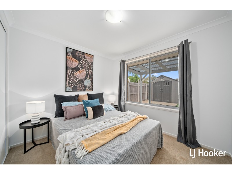24 Rag Holmes Street, Macgregor ACT 2615