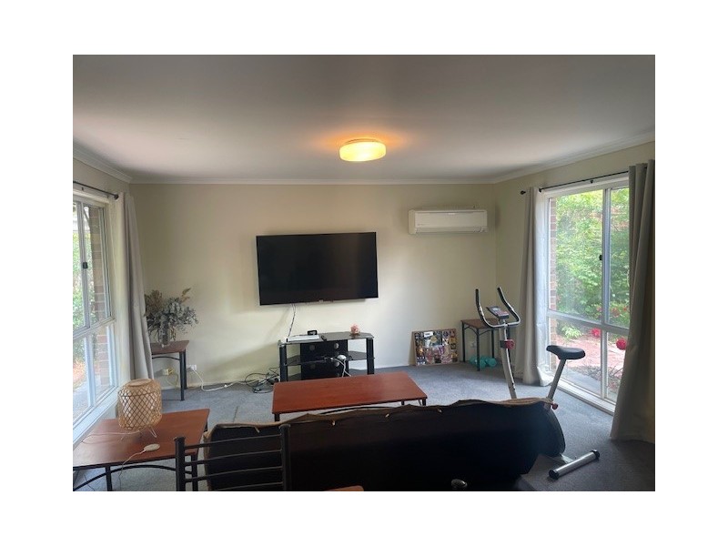 25 Ringrose Crescent, Isaacs ACT 2607