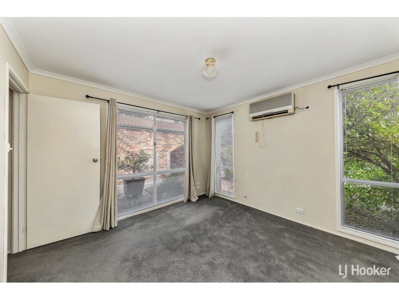 25 Ringrose Crescent, Isaacs ACT 2607