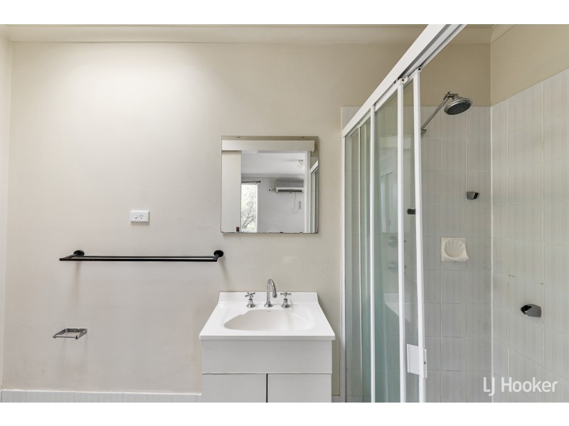 25 Ringrose Crescent, Isaacs ACT 2607